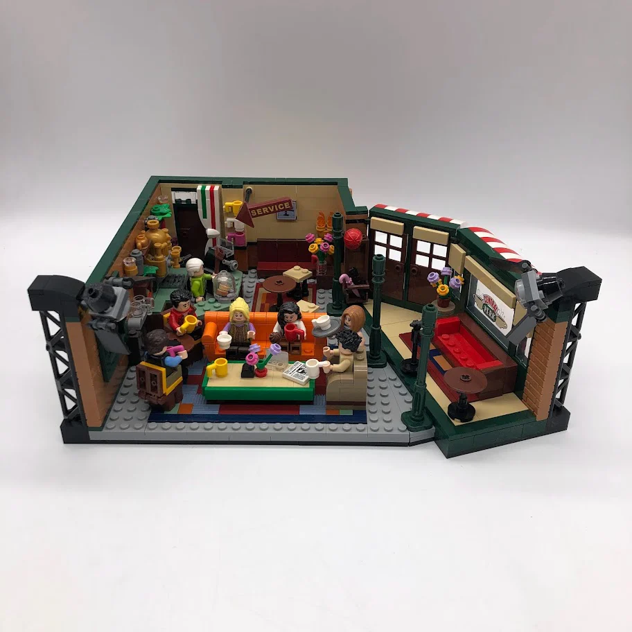 21319 Central Perk [USED]