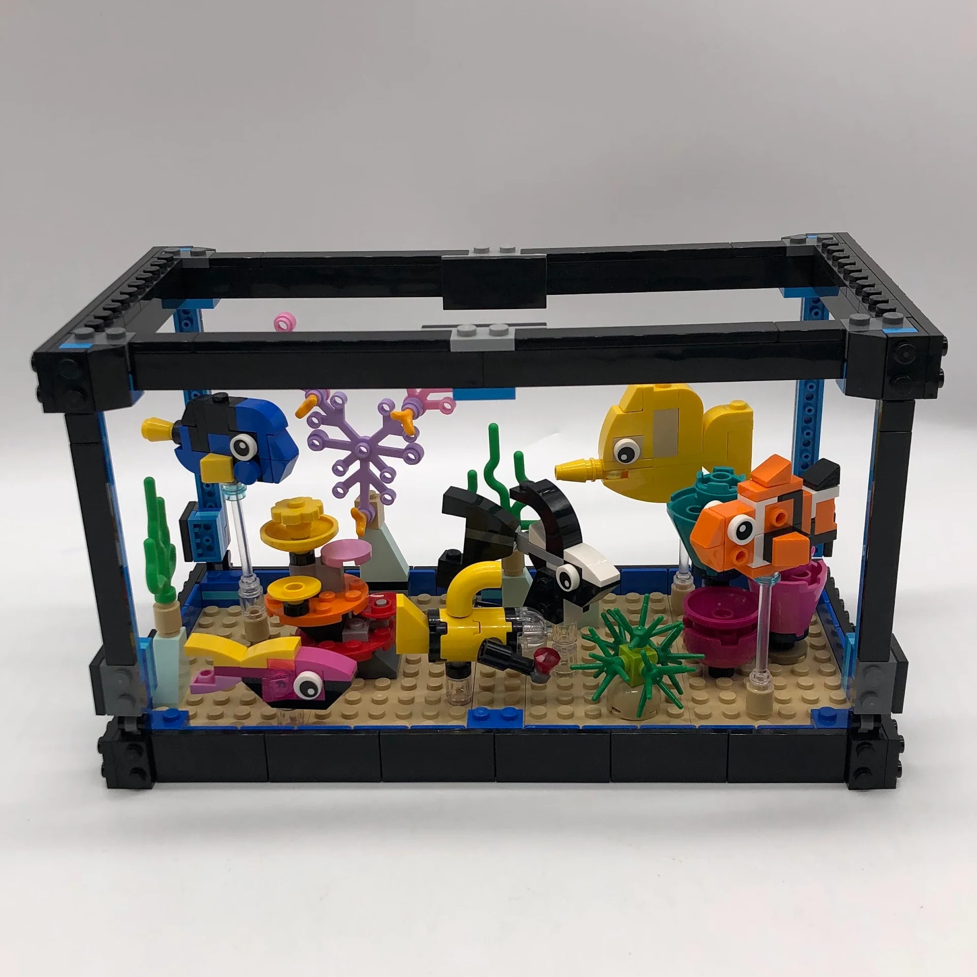 31122 Fish Tank [USED]