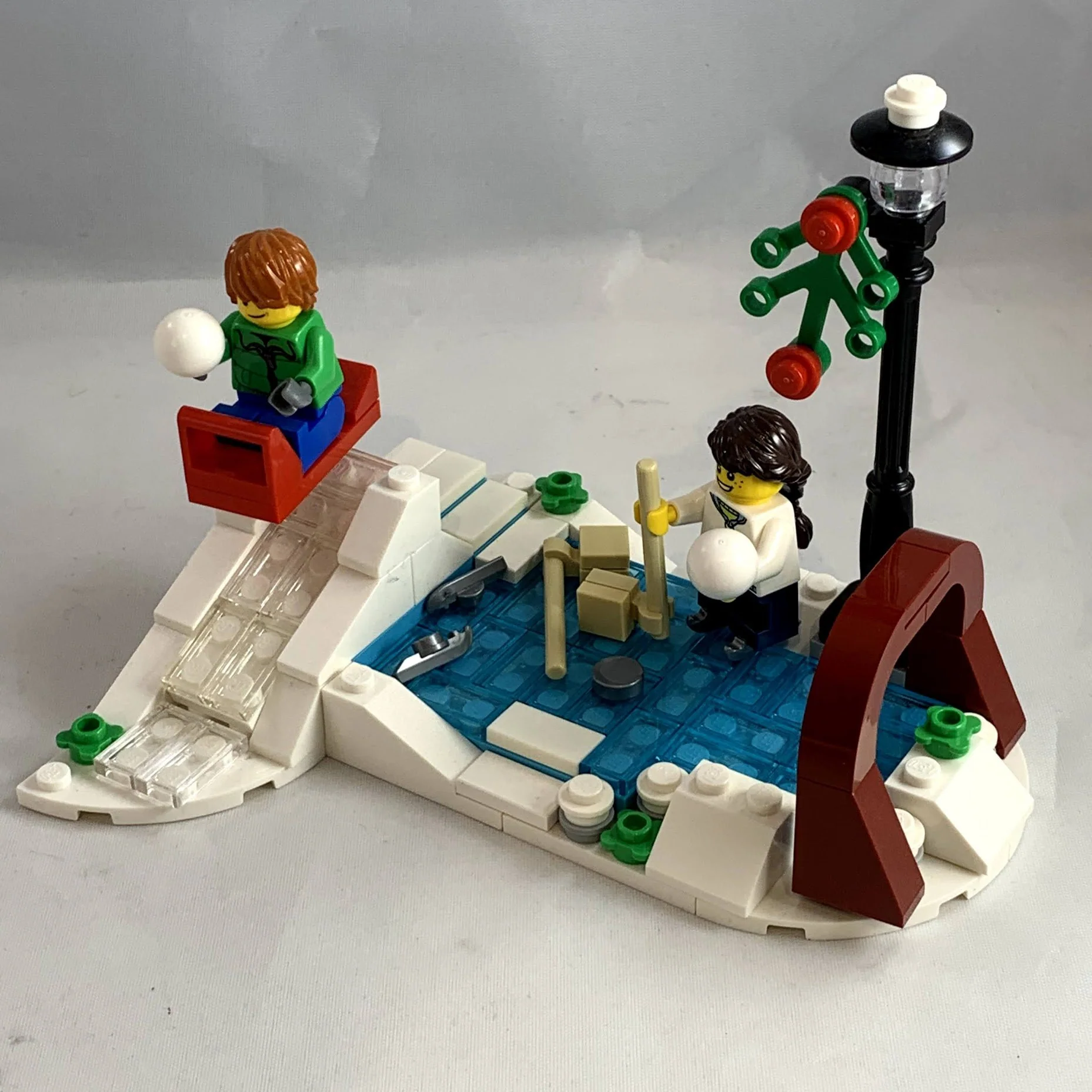 40107 Winter Skating Scene [USED]