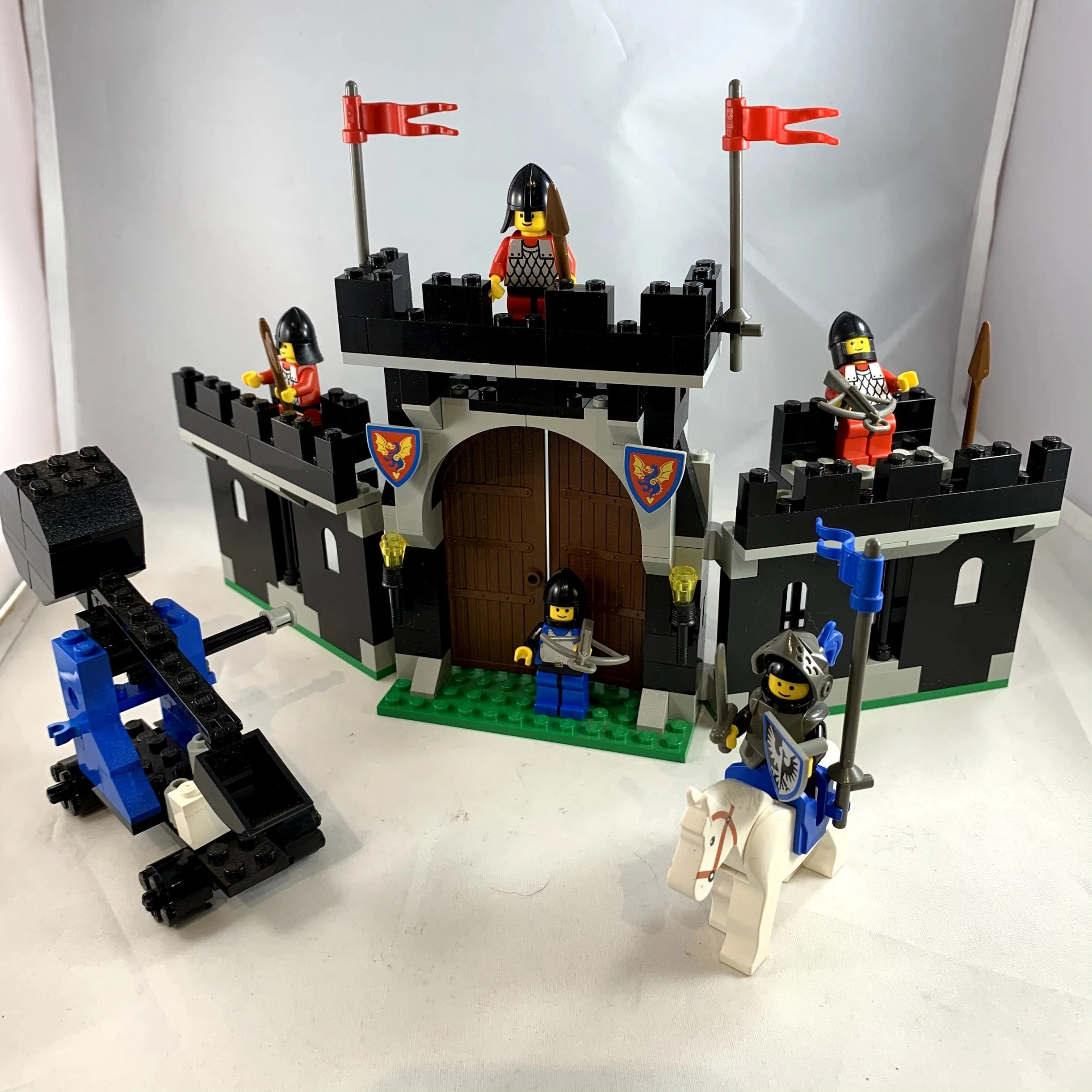 6059 Knight's Stronghold [USED]