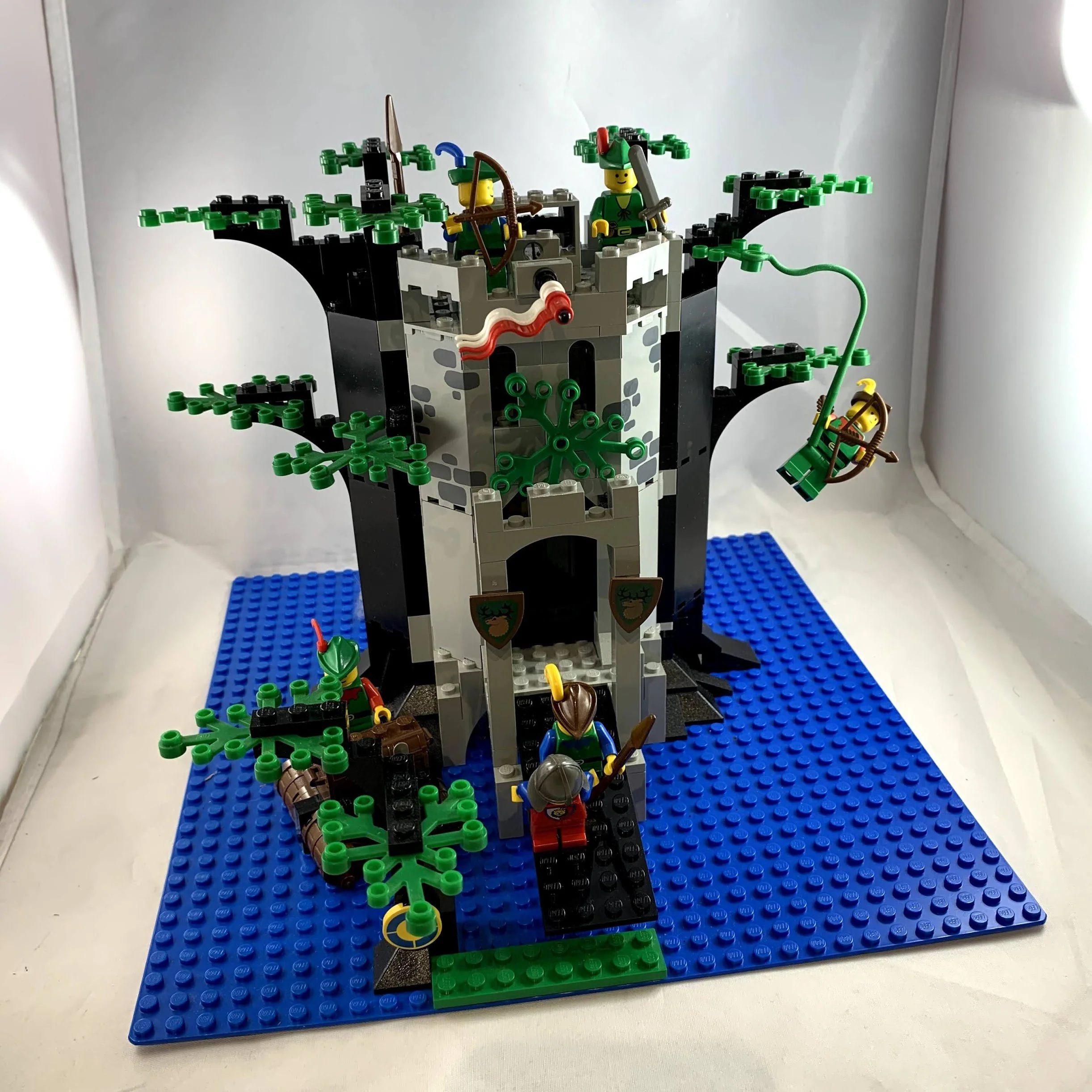 6077-2 Forestmen's River Fortress [USED]