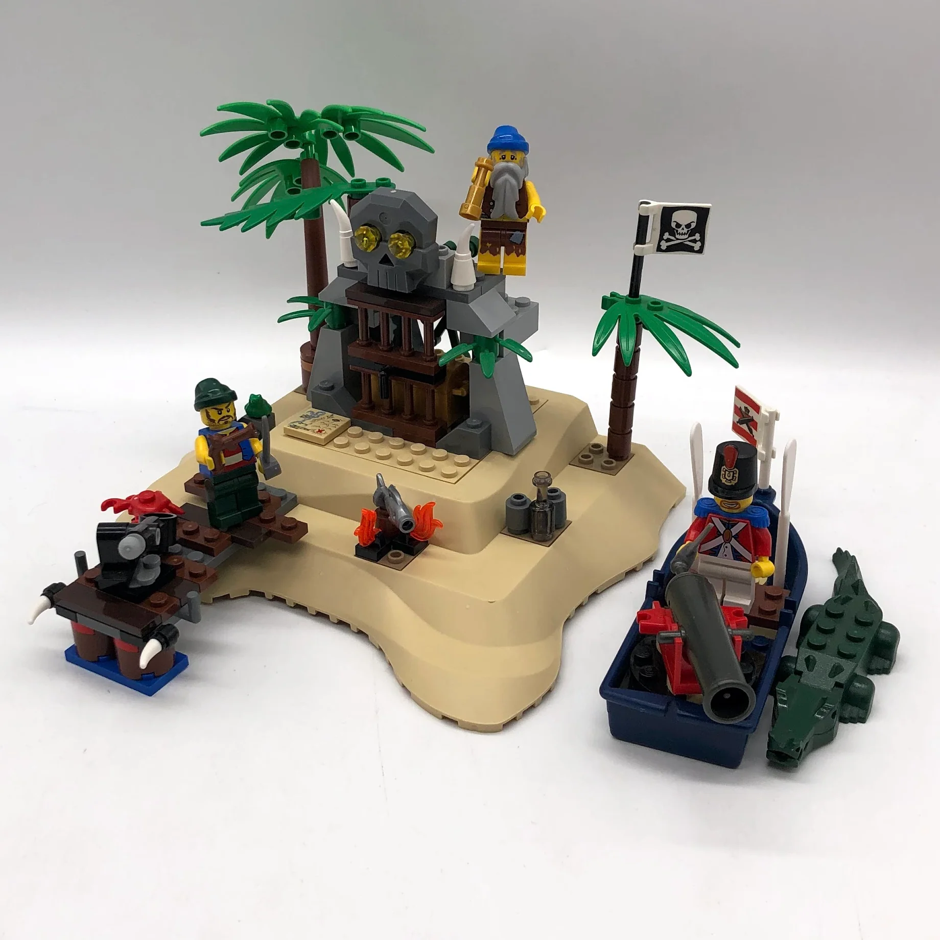 Loot Island 6241 - Used LEGO Pirates Set