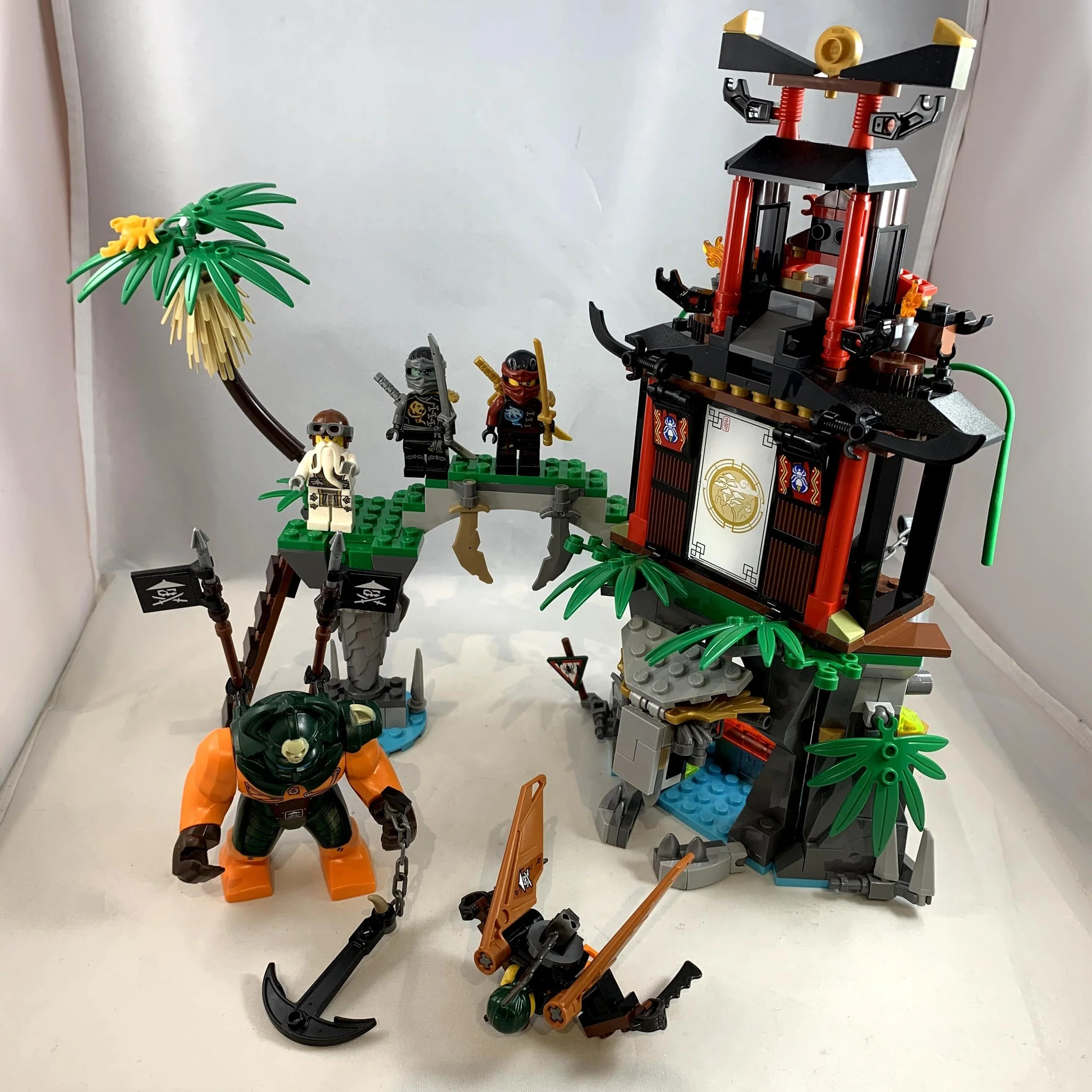 70604 Tiger Widow Island [USED]