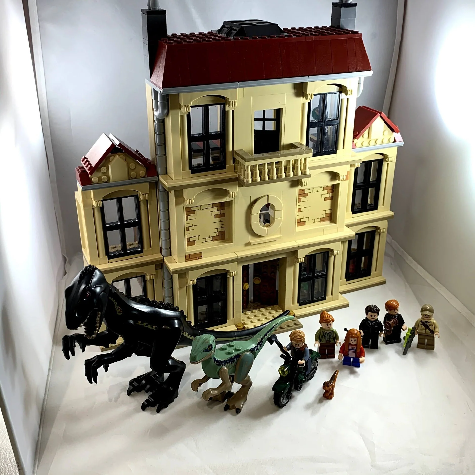 75930 Indoraptor Rampage at Lockwood Estate [USED]