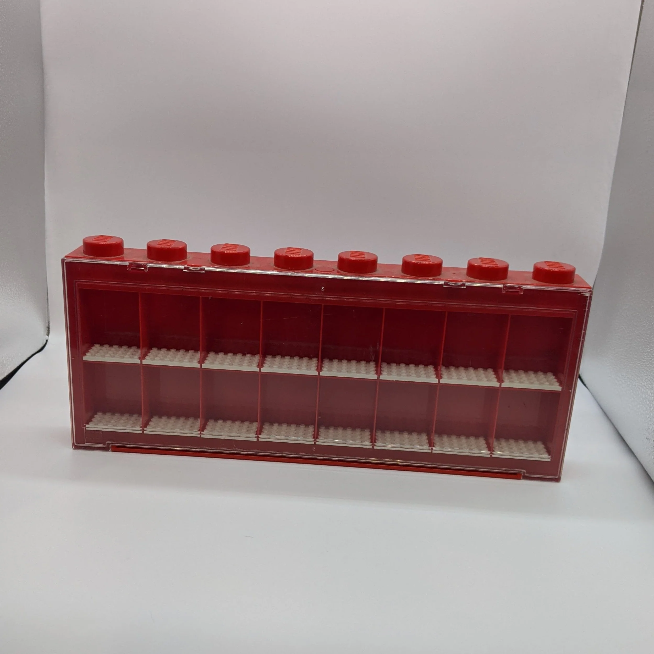 Minifigure Display 16, Red [USED]
