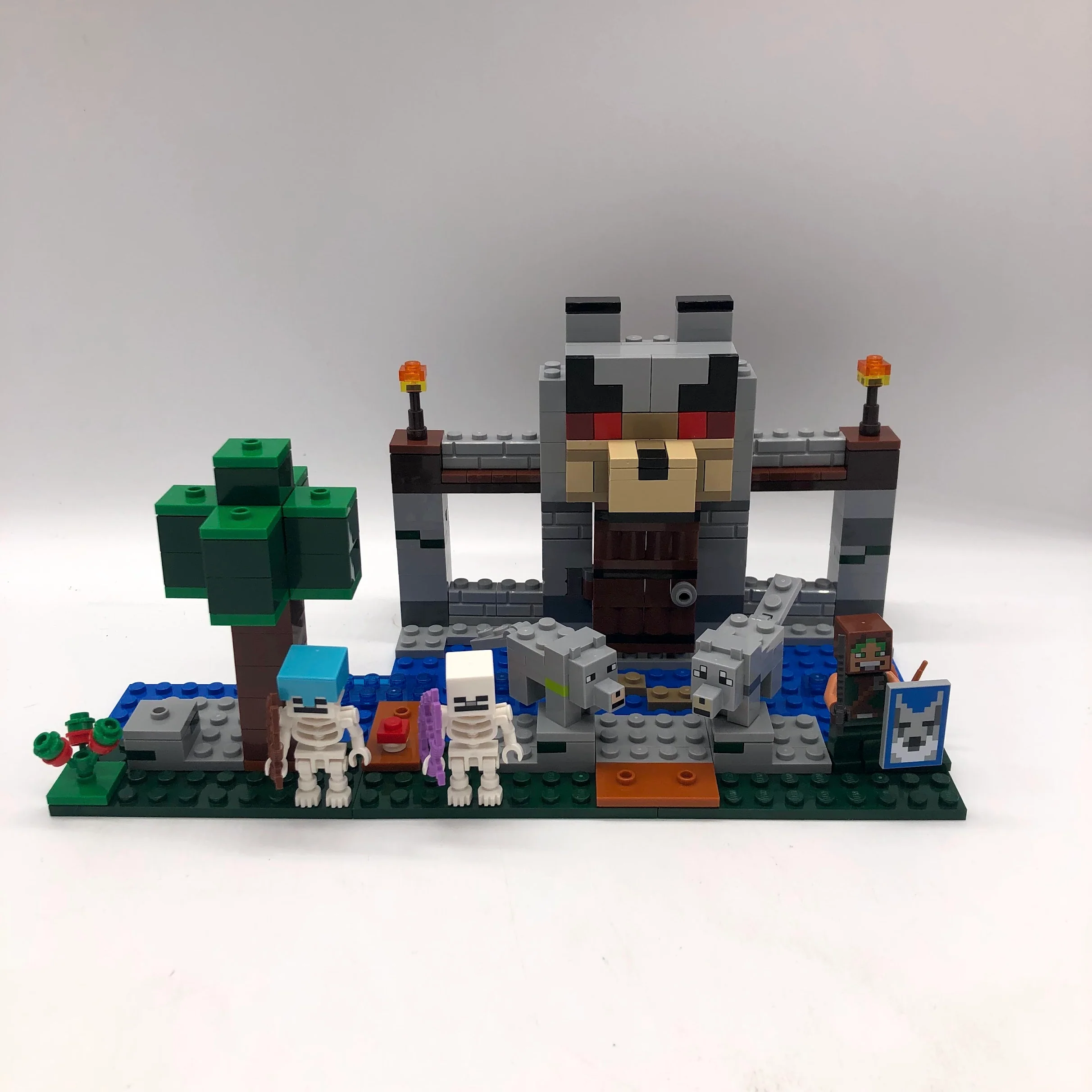 The Wolf Stronghold 21261 - Used LEGO Minecraft Set